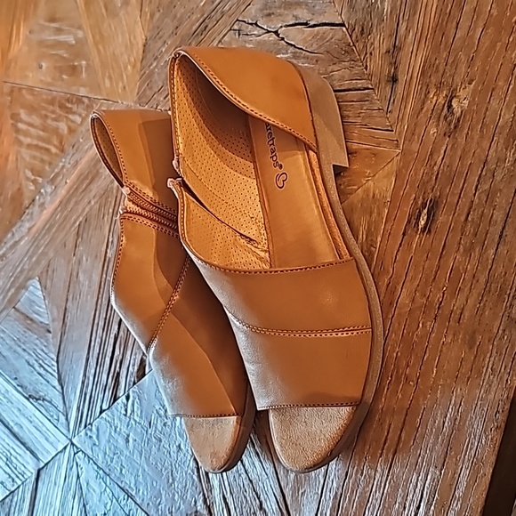 New BARE TRAPS leather open toe flats 5.5 - Picture 3 of 5
